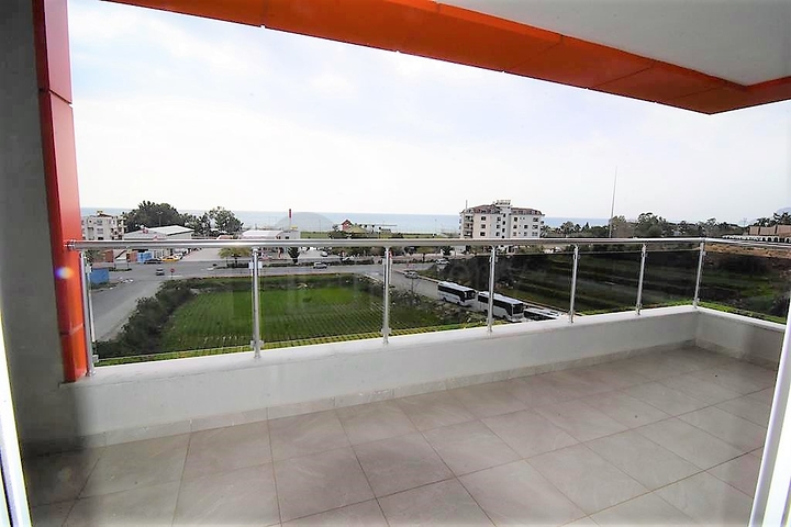 دوبلكس تصميم 4+1 في مجمع حديث ذو بنية تحتية ممتازة ، في كاستل / الانيا