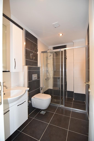 دوبلكس تصميم 4+1 في مجمع حديث ذو بنية تحتية ممتازة ، في كاستل / الانيا