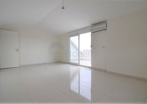 دوبلكس تصميم 4+1 في مجمع حديث ذو بنية تحتية ممتازة ، في كاستل / الانيا