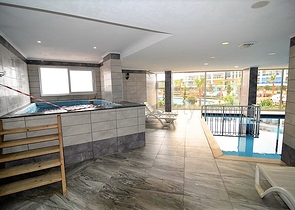 دوبلكس تصميم 4+1 في مجمع حديث ذو بنية تحتية ممتازة ، في كاستل / الانيا