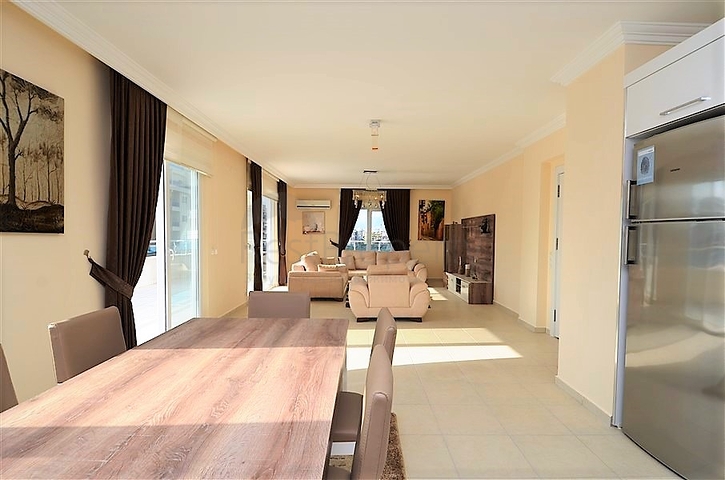 بنتهاوس مفروشة بتصميم ثلاث غرف وصالة ضمن مجمع حديث في مهموتلار / الانيا 