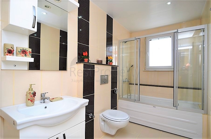 بنتهاوس مفروشة بتصميم ثلاث غرف وصالة ضمن مجمع حديث في مهموتلار / الانيا 