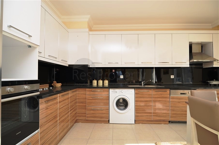 بنتهاوس مفروشة بتصميم ثلاث غرف وصالة ضمن مجمع حديث في مهموتلار / الانيا 