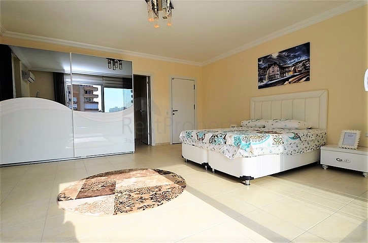 بنتهاوس مفروشة بتصميم ثلاث غرف وصالة ضمن مجمع حديث في مهموتلار / الانيا 