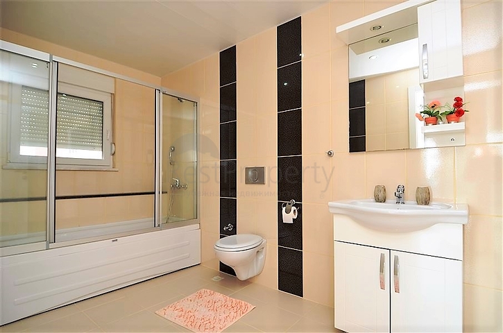 بنتهاوس مفروشة بتصميم ثلاث غرف وصالة ضمن مجمع حديث في مهموتلار / الانيا 