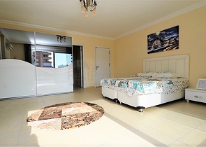 بنتهاوس مفروشة بتصميم ثلاث غرف وصالة ضمن مجمع حديث في مهموتلار / الانيا 