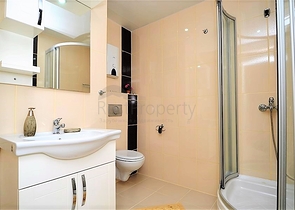 بنتهاوس مفروشة بتصميم ثلاث غرف وصالة ضمن مجمع حديث في مهموتلار / الانيا 