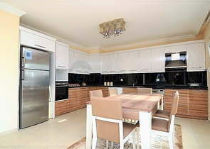 بنتهاوس مفروشة بتصميم ثلاث غرف وصالة ضمن مجمع حديث في مهموتلار / الانيا 