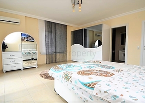 بنتهاوس مفروشة بتصميم ثلاث غرف وصالة ضمن مجمع حديث في مهموتلار / الانيا 