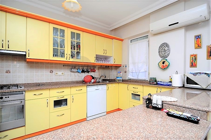 شقة غرفتين وصالة في منطقة اوبا المركزية / الانيا 