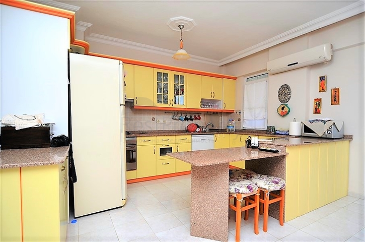 شقة غرفتين وصالة في منطقة اوبا المركزية / الانيا 