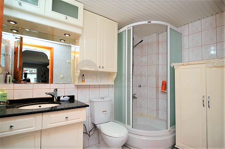 شقة غرفتين وصالة في منطقة اوبا المركزية / الانيا 