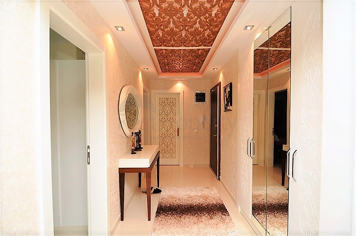 غرفتين وصالة فاخرة في اول صف على البحر ضمن مهموتلار / الانيا 