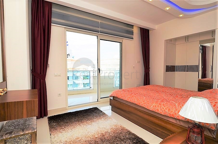 غرفتين وصالة فاخرة في اول صف على البحر ضمن مهموتلار / الانيا 