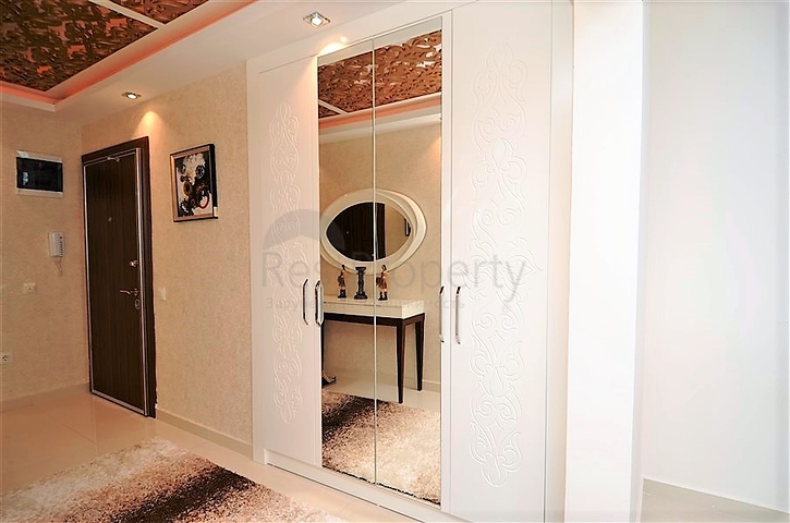 غرفتين وصالة فاخرة في اول صف على البحر ضمن مهموتلار / الانيا 