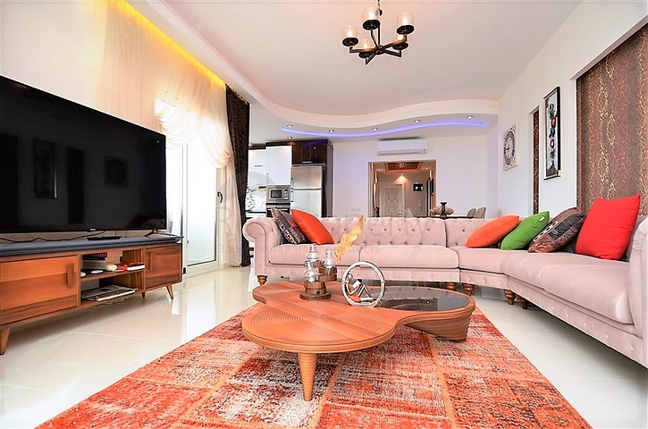 غرفتين وصالة فاخرة في اول صف على البحر ضمن مهموتلار / الانيا 