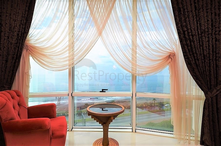 غرفتين وصالة فاخرة في اول صف على البحر ضمن مهموتلار / الانيا 