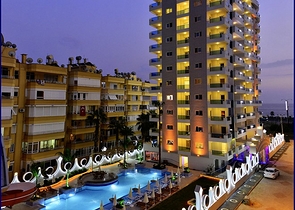 غرفتين وصالة فاخرة في اول صف على البحر ضمن مهموتلار / الانيا 