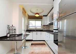 غرفتين وصالة فاخرة في اول صف على البحر ضمن مهموتلار / الانيا 