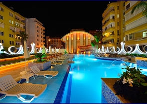 غرفتين وصالة فاخرة في اول صف على البحر ضمن مهموتلار / الانيا 