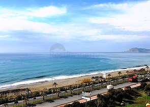 غرفتين وصالة فاخرة في اول صف على البحر ضمن مهموتلار / الانيا 