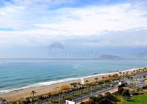 غرفتين وصالة فاخرة في اول صف على البحر ضمن مهموتلار / الانيا 