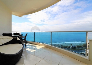 غرفتين وصالة فاخرة في اول صف على البحر ضمن مهموتلار / الانيا 