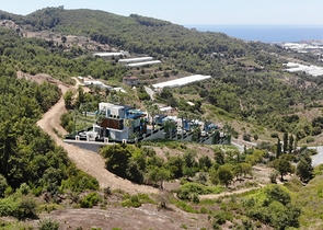 مجمع فلل حديث في الانيا - منطقة كارجي جاك 