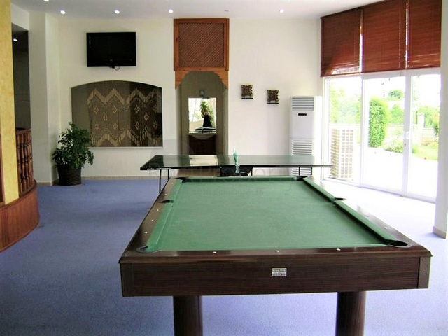 سعر مخفض - شقة ثلاث غرف وصالة ضمن مجمع  سكني في جيكجلي / الانيا 