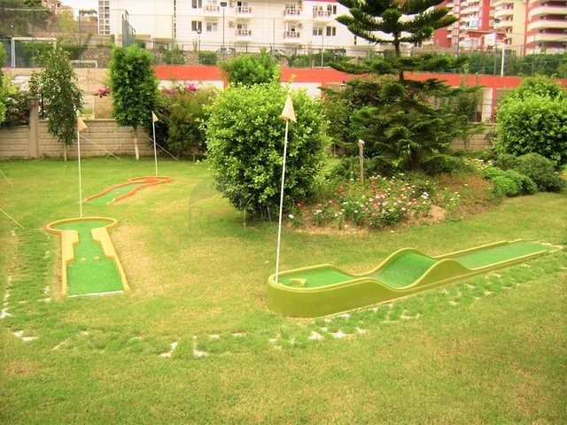 سعر مخفض - شقة ثلاث غرف وصالة ضمن مجمع  سكني في جيكجلي / الانيا 