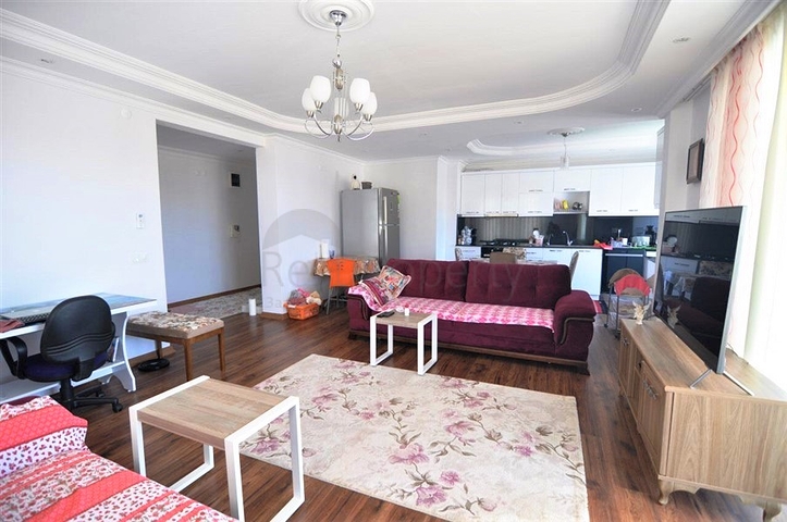 سعر مخفض - شقة ثلاث غرف وصالة ضمن مجمع  سكني في جيكجلي / الانيا 