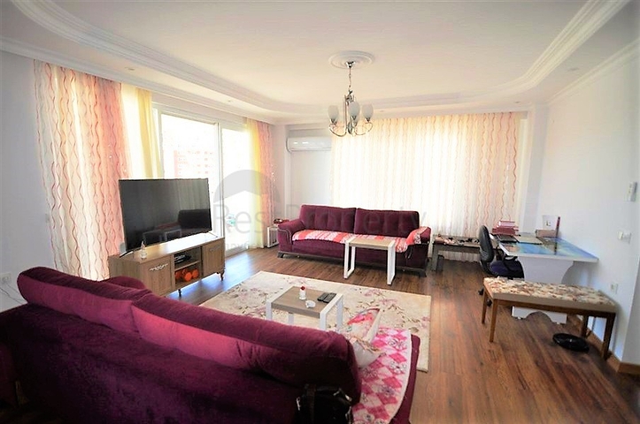 سعر مخفض - شقة ثلاث غرف وصالة ضمن مجمع  سكني في جيكجلي / الانيا 