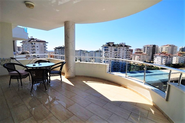 سعر مخفض - شقة ثلاث غرف وصالة ضمن مجمع  سكني في جيكجلي / الانيا 