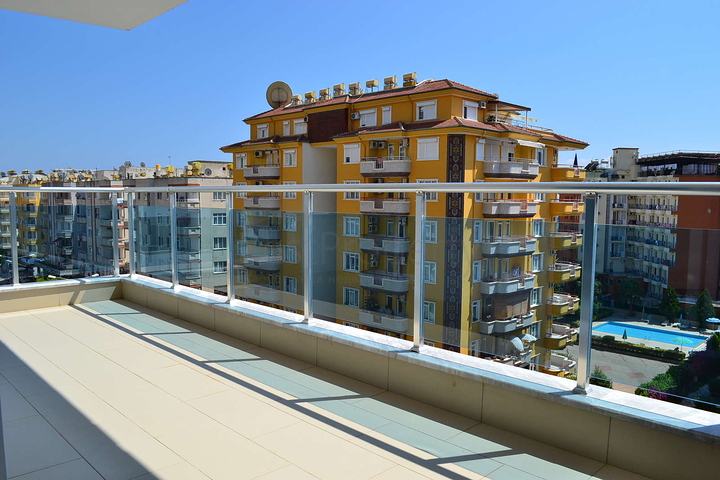 شقة ثلاث غرف وصالة ضمن مجمع فاخر في منطقة مركزية في الانيا - مهموتلار 