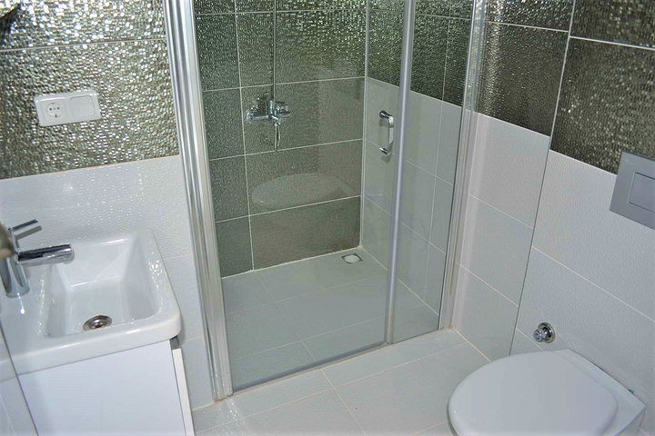 شقة ثلاث غرف وصالة ضمن مجمع فاخر في منطقة مركزية في الانيا - مهموتلار 