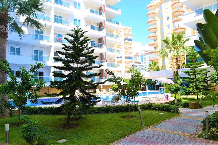 شقة ثلاث غرف وصالة ضمن مجمع فاخر في منطقة مركزية في الانيا - مهموتلار 