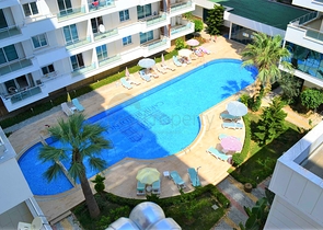 شقة ثلاث غرف وصالة ضمن مجمع فاخر في منطقة مركزية في الانيا - مهموتلار 