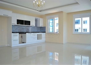 شقة ثلاث غرف وصالة ضمن مجمع فاخر في منطقة مركزية في الانيا - مهموتلار 