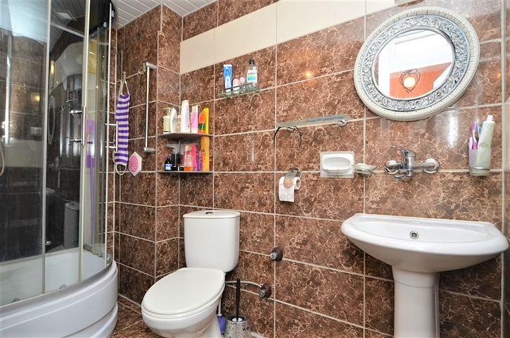 شقة مفروشة غرفة وصالة في موقع مميز ضمن محمودلار / الانيا