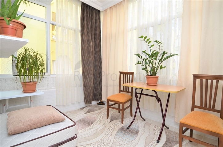 شقة مفروشة غرفة وصالة في موقع مميز ضمن محمودلار / الانيا