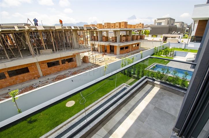 مشروع فلل 6 + 1 في كونيالتي أنطاليا