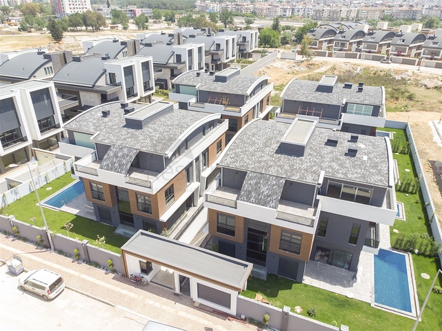 مشروع فلل 6 + 1 في كونيالتي أنطاليا