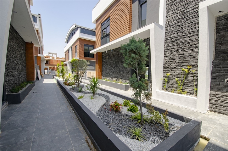 مشروع فلل 6 + 1 في كونيالتي أنطاليا