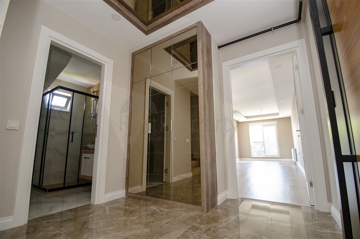 مشروع المرحلة النهائية للبناء في ليمان 700 م عن البحر