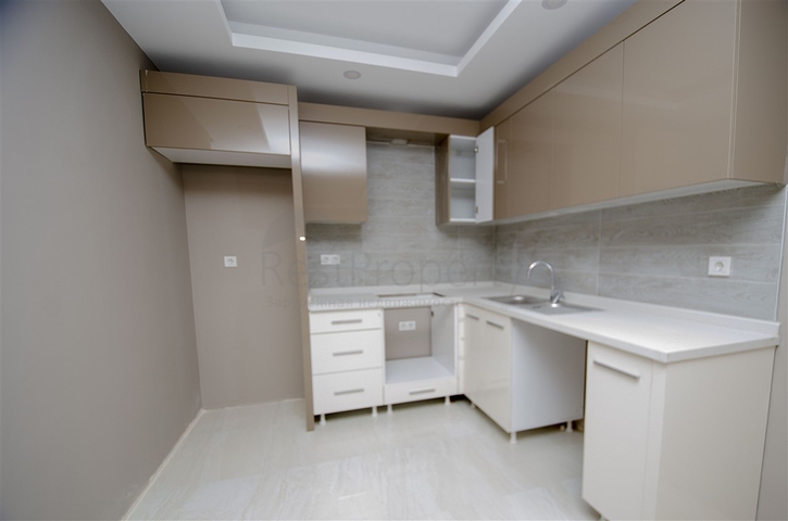 مشروع المرحلة النهائية للبناء في ليمان 700 م عن البحر