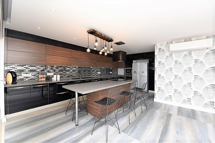 فيلا على تلة جبلية وسط الانيا 