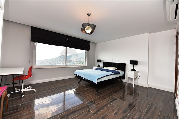 فيلا على تلة جبلية وسط الانيا 