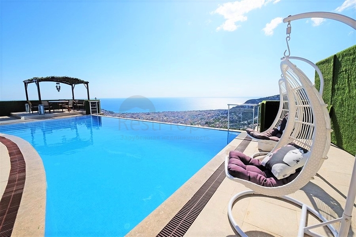 فيلا على تلة جبلية وسط الانيا 