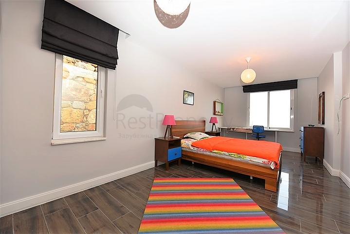 فيلا على تلة جبلية وسط الانيا 