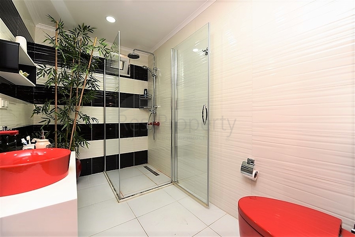 فيلا على تلة جبلية وسط الانيا 